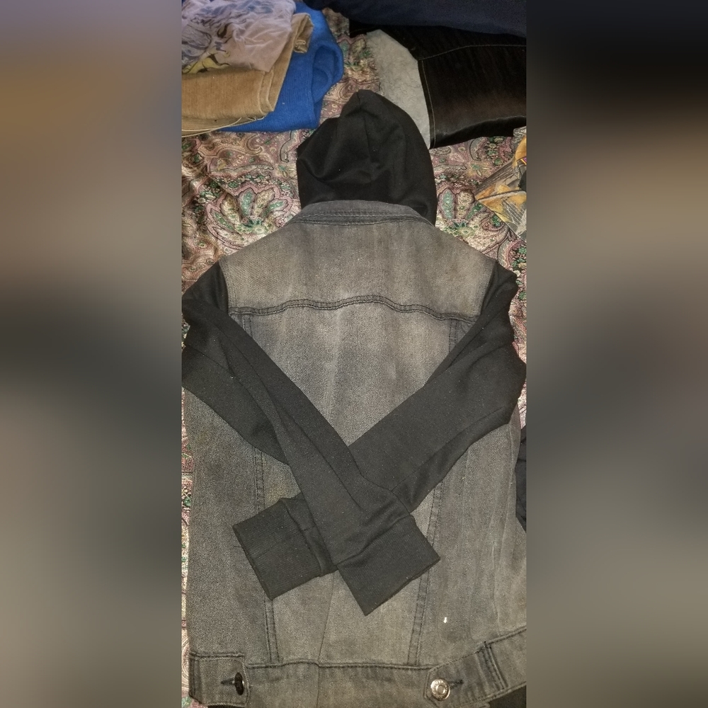 Jean jacket - Picture 2 of 3